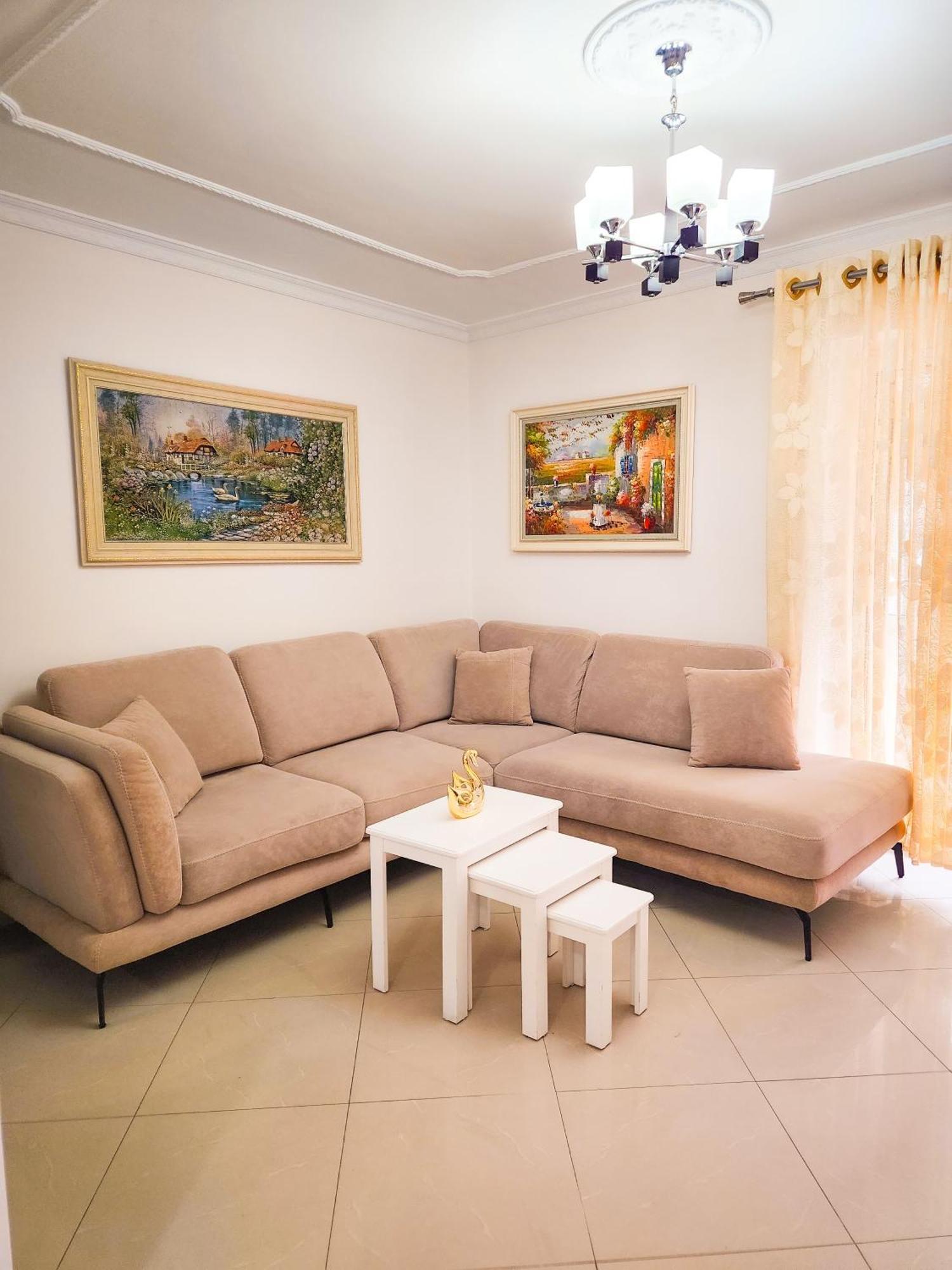 Apartment Sweet New Pazar Tirana Esterno foto
